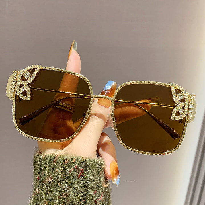 Ladies extravagant glasses with sparkling accents Bowlift