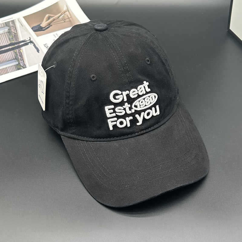 Unisex Graphic Embroidered Cap Bowlift