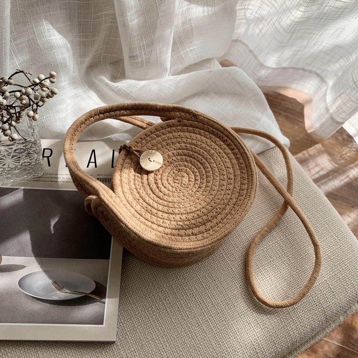 Handmade round bag with elegant design Bowlift