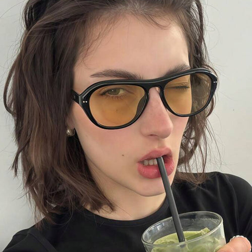 Women's fashionable glasses with fashionable elongated frame and high-quality plastic bowlift