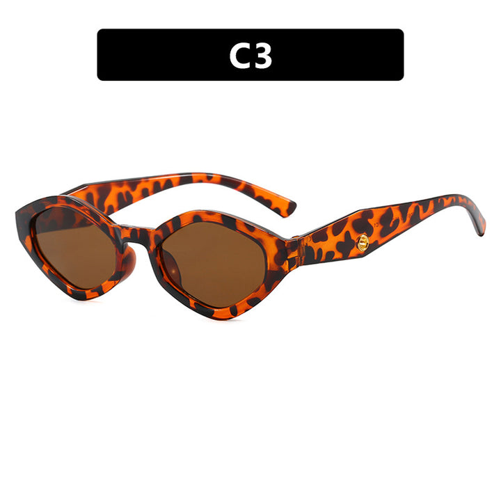 Women's fashionable sunglasses in striking butterfly design Bowlift