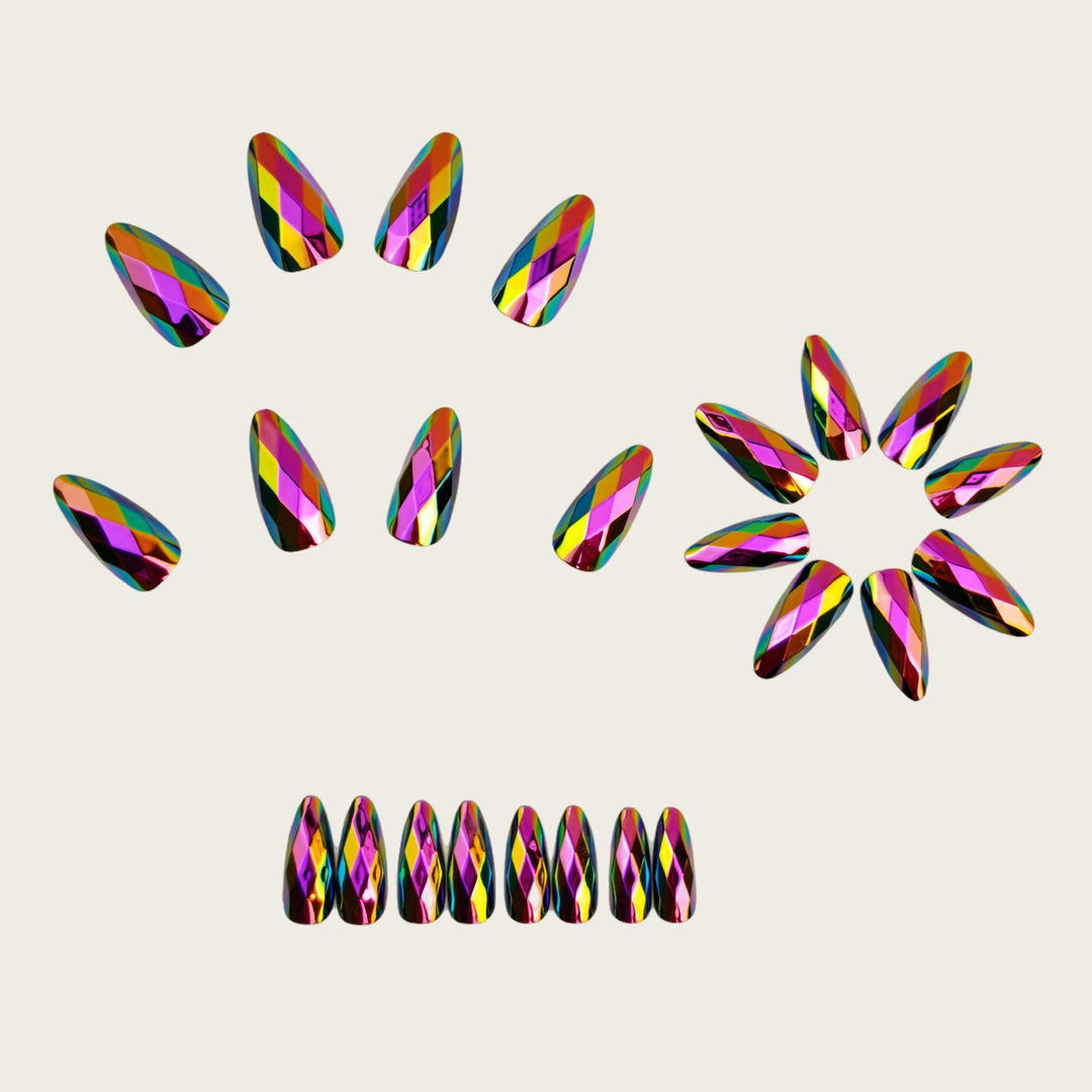 Artificial nails with elegant diamond patterns Bowlift