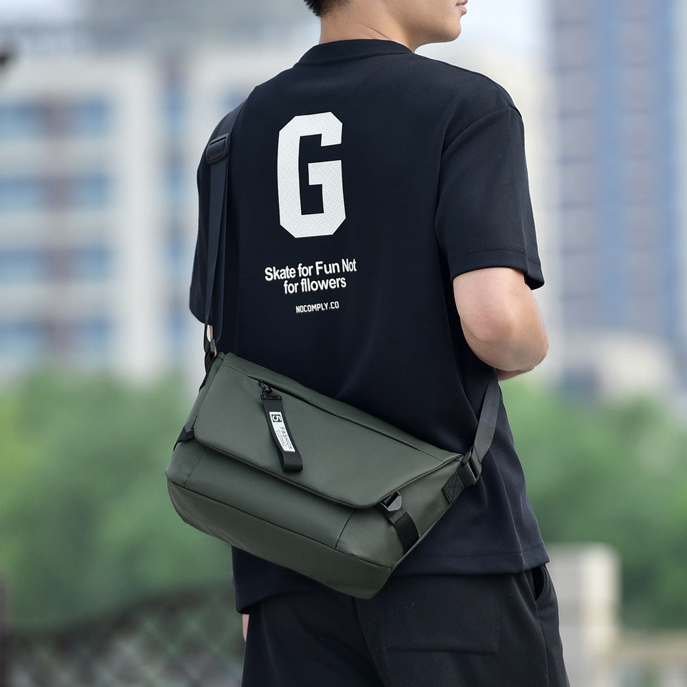 Contemporary Waterproof Messenger Bag Bowlift