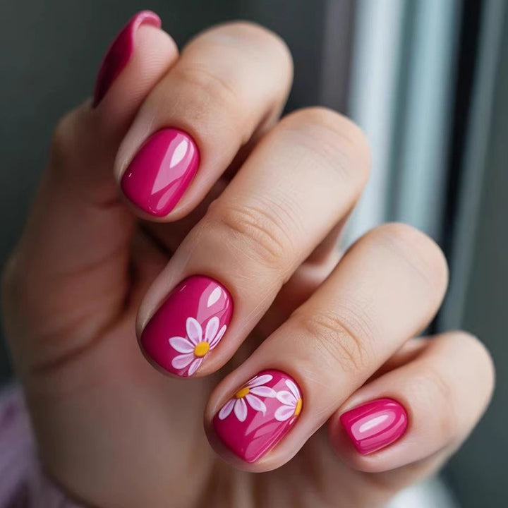 Fake nails with floral design and high-gloss finish Bowlift