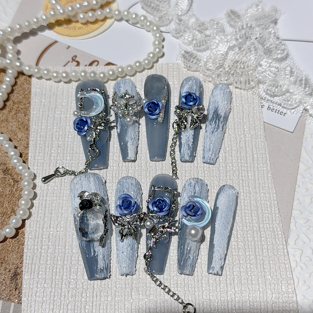 Elegant Decorative Press-On Nail Art Set