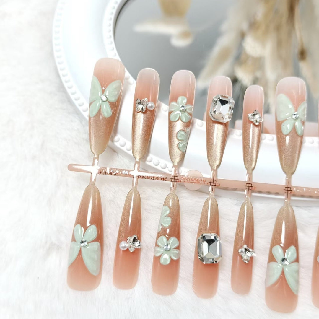 Artificial nails with floral and glamorous design Bowlift