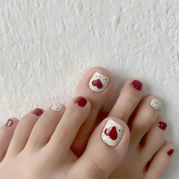Artificial nails in romantic heart design Bowlift
