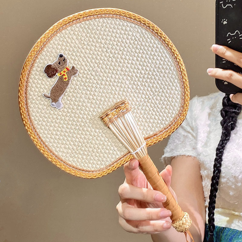 Hand fan with adorable animal design Bowlift
