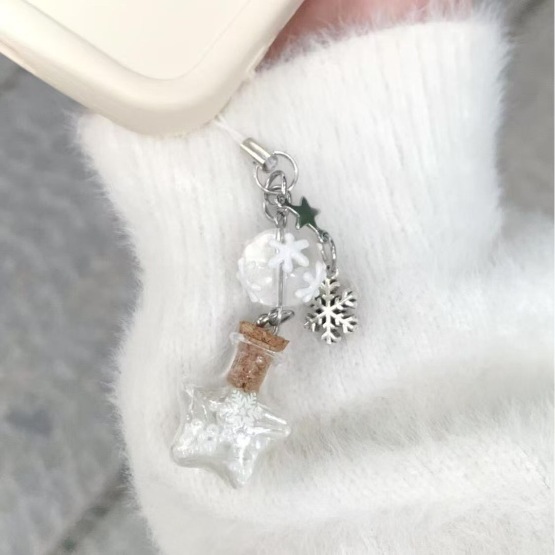 Decorative Snowflake Charm Keychain Bowlift