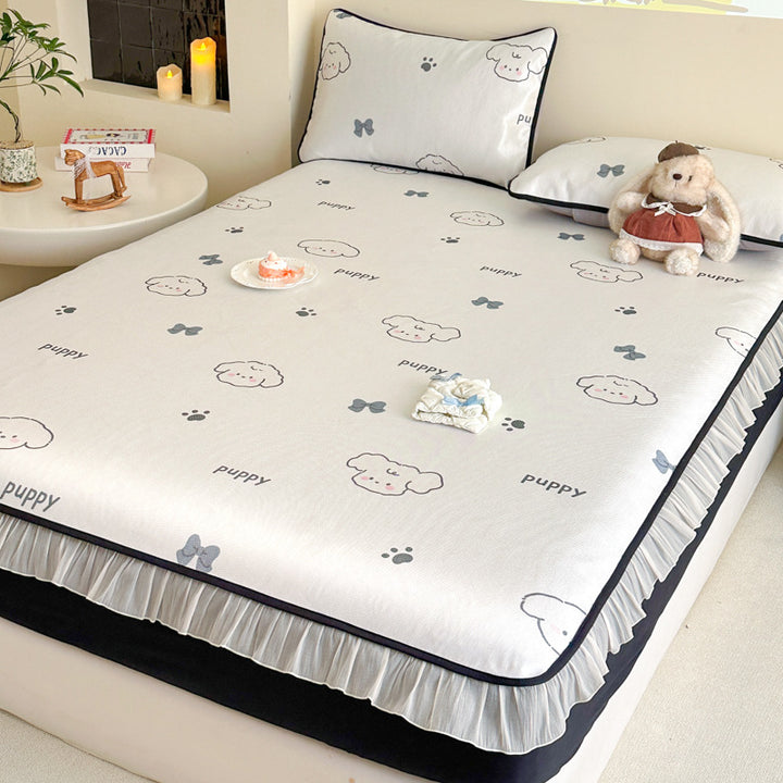 Decorative Bear-Print Mattress Protector