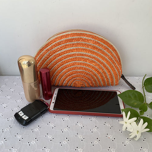 Cosmetic bag in elegant half-moon design Bowlift
