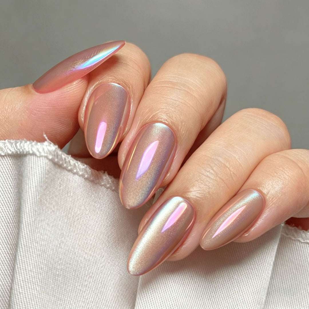 Artificial nails in elegant high-gloss finish Bowlift