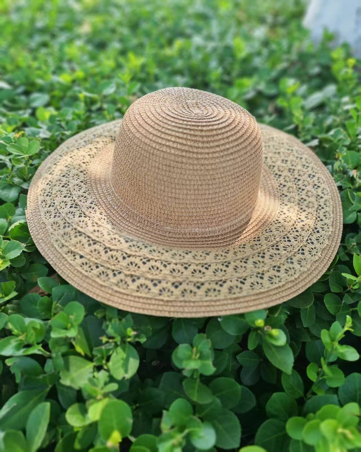 Sun hat with elegant crochet trim Bowlift
