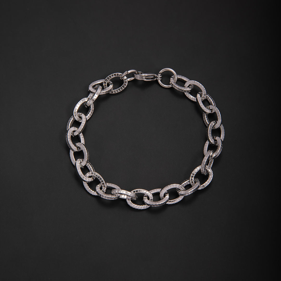 Contemporary Link Chain Necklace Bowlift