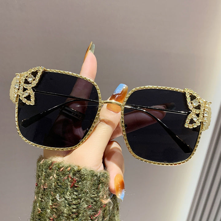 Ladies extravagant glasses with sparkling accents Bowlift