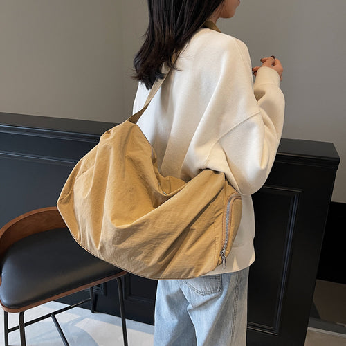 Spacious Weekender Duffel Bag Bowlift