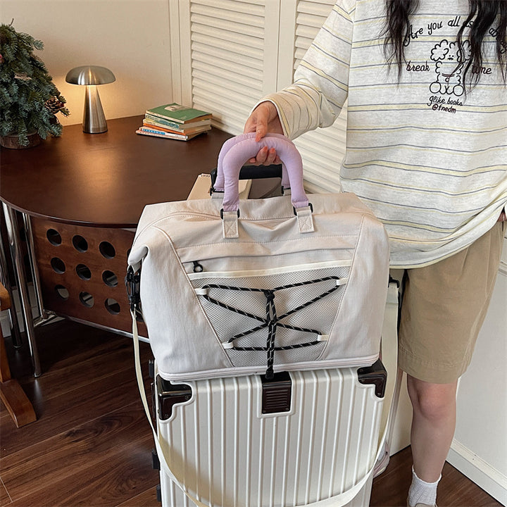 Sporty Shoulder Bag with Practical Organizer Bowlift