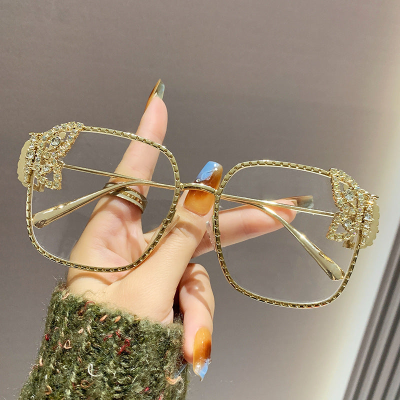Ladies extravagant glasses with sparkling accents Bowlift