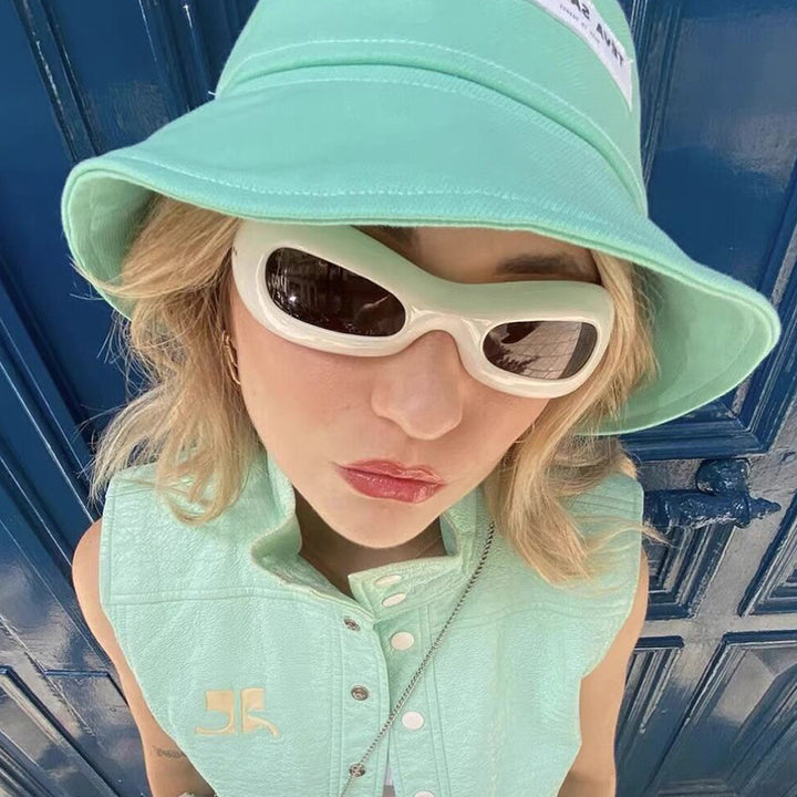 Women’s retro-inspired sunglasses with stylish frame and UV protection Bowlift