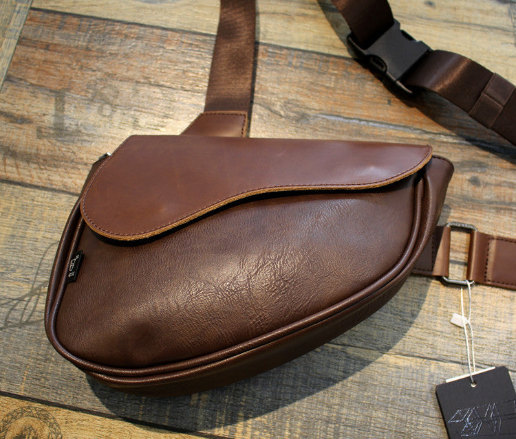 Elegant shoulder bag with innovative closure Bowlift