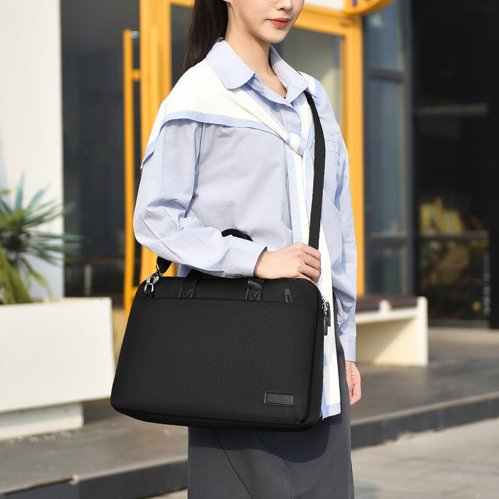 Laptop bag with practical shoulder strap and durable material Bowlift
