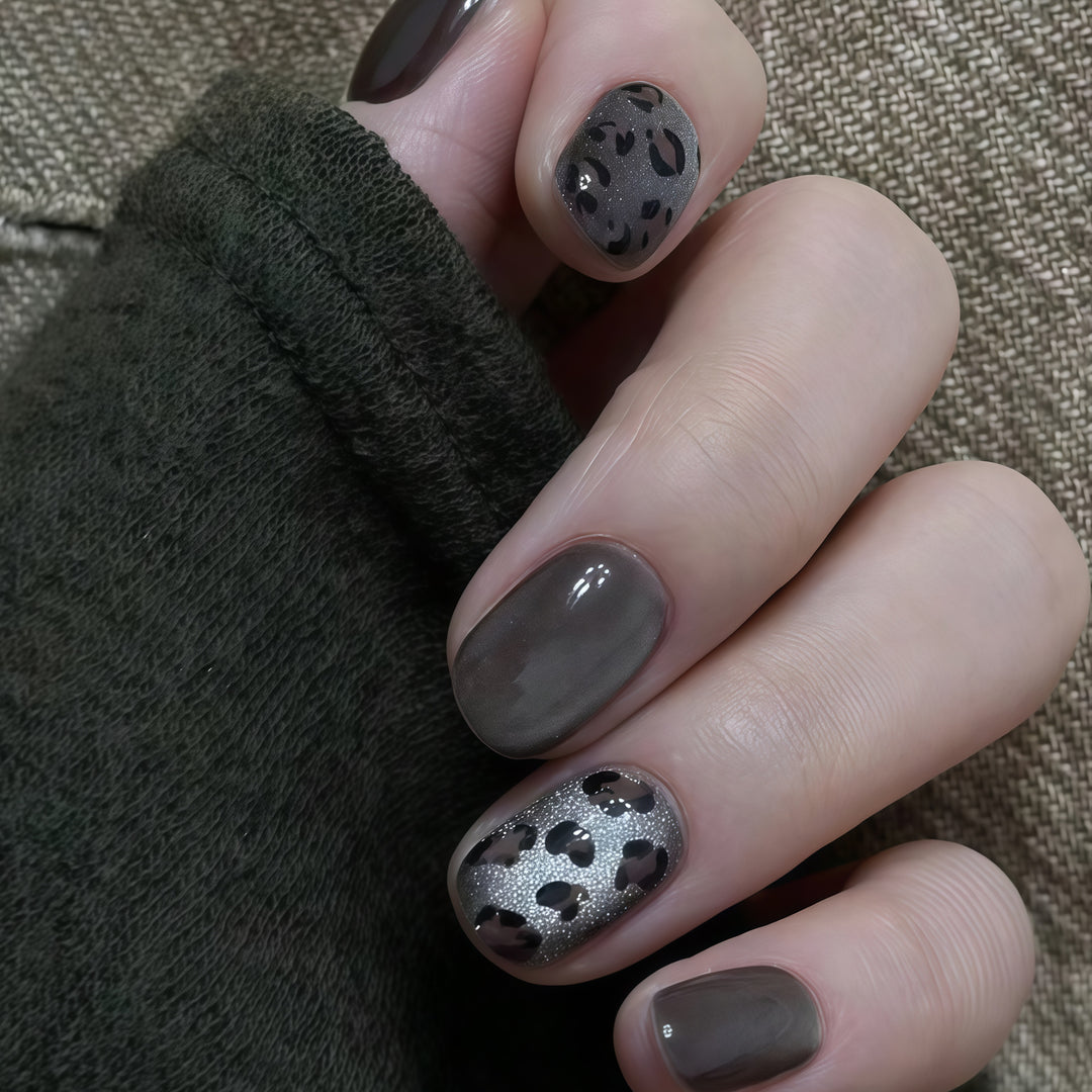Artificial Nail Set with Leopard Design Bowlift