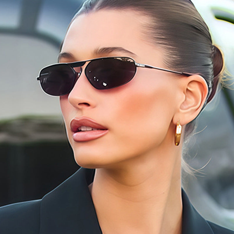 Ladies fashionable sunglasses in elegant polygon design Bowlift