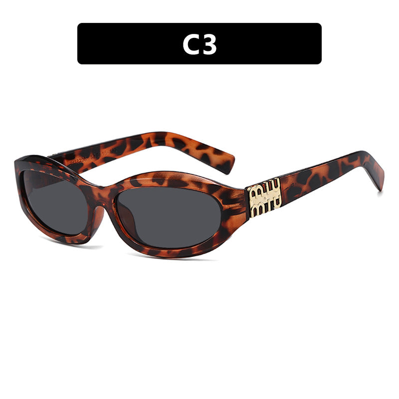 Women’s fashionable sunglasses in a curved design with luxurious details Bowlift