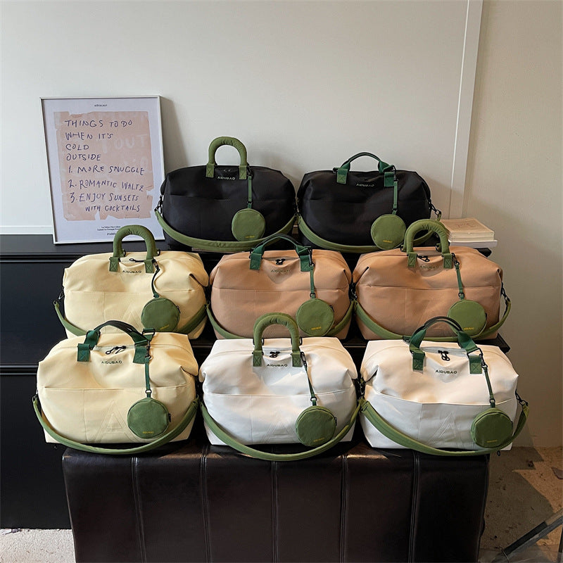 Elegant Travel Bag with Practical Accessories Bowlift