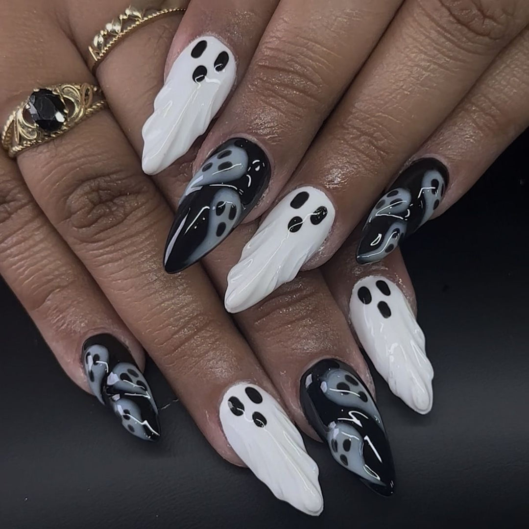 Creative Nail Art Set with Ghost Motifs Bowlift