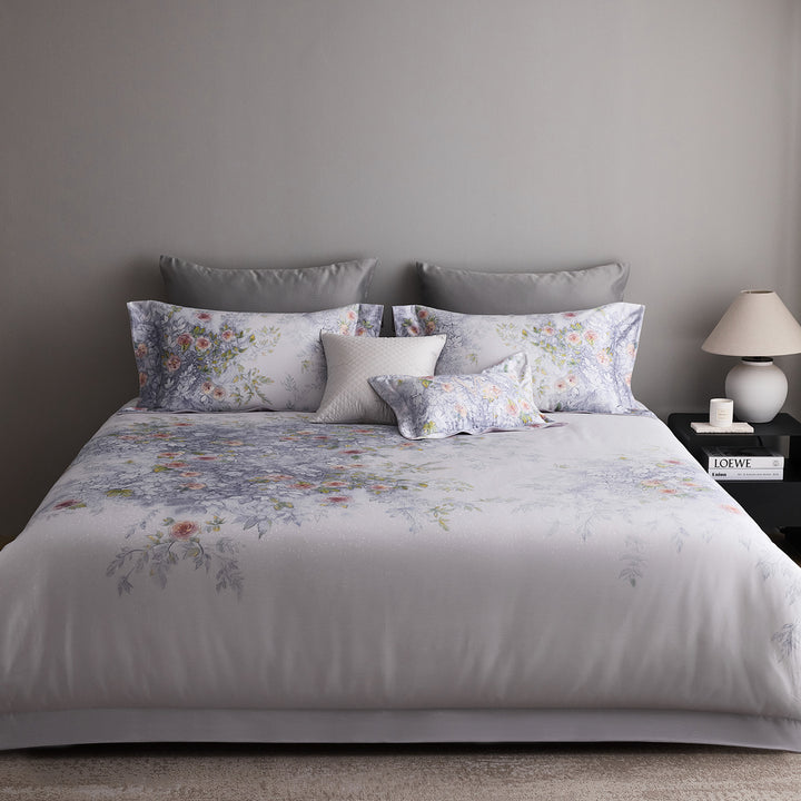 Bedding set made of cotton satin with fine watercolor flower print and hotel closure Bowlift