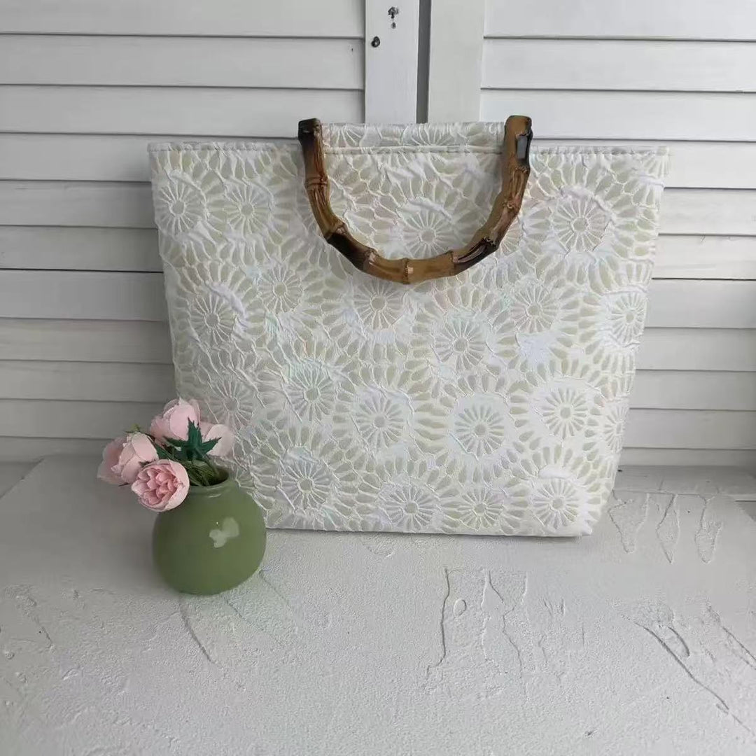 Exclusive and handcrafted beach bag with bamboo handles Bowlift
