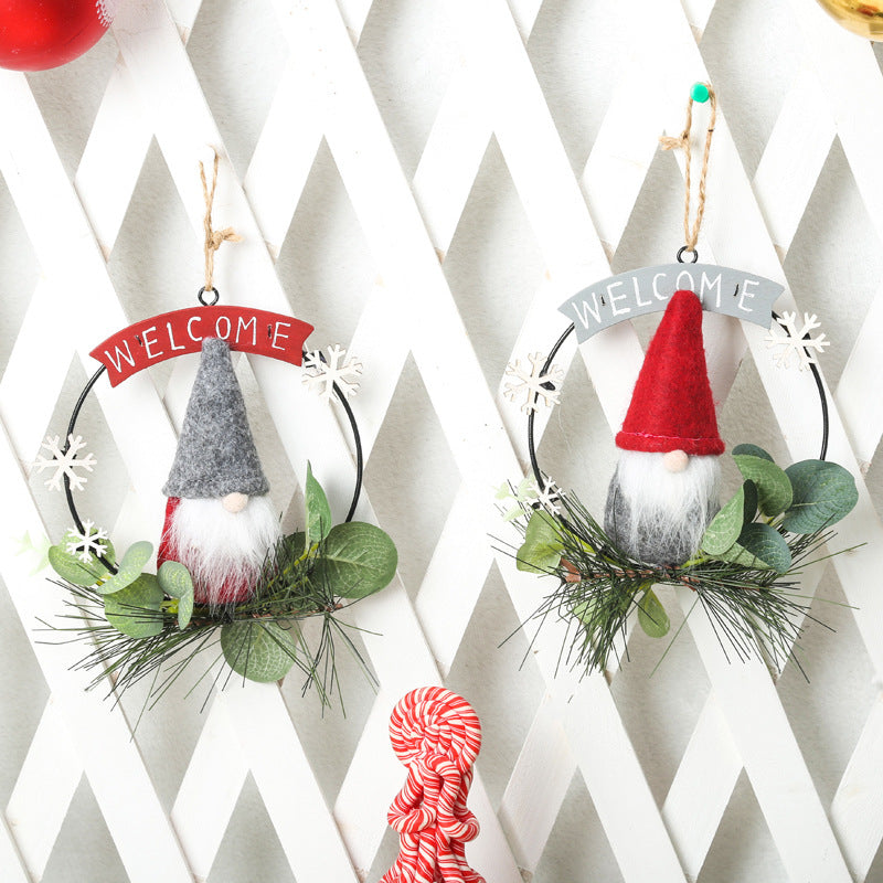 Decorative Christmas wreath with gnome motif Bowlift