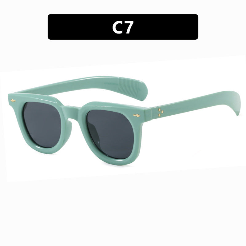 Women's stylish sunglasses in trendy design with elegant frame Bowlift