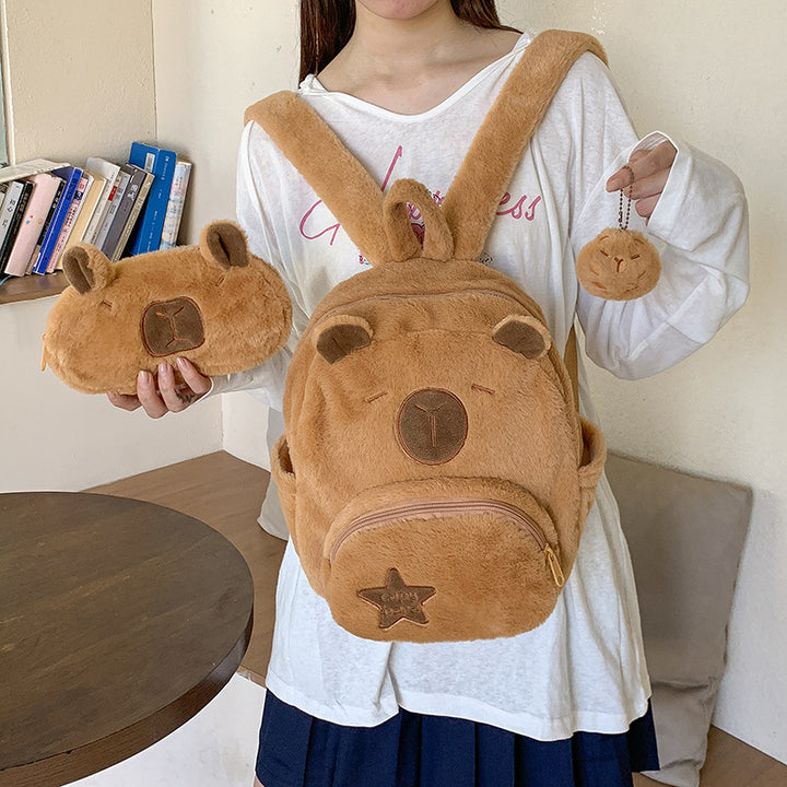 Plush backpack with animal motif and practical compartments Bowlift