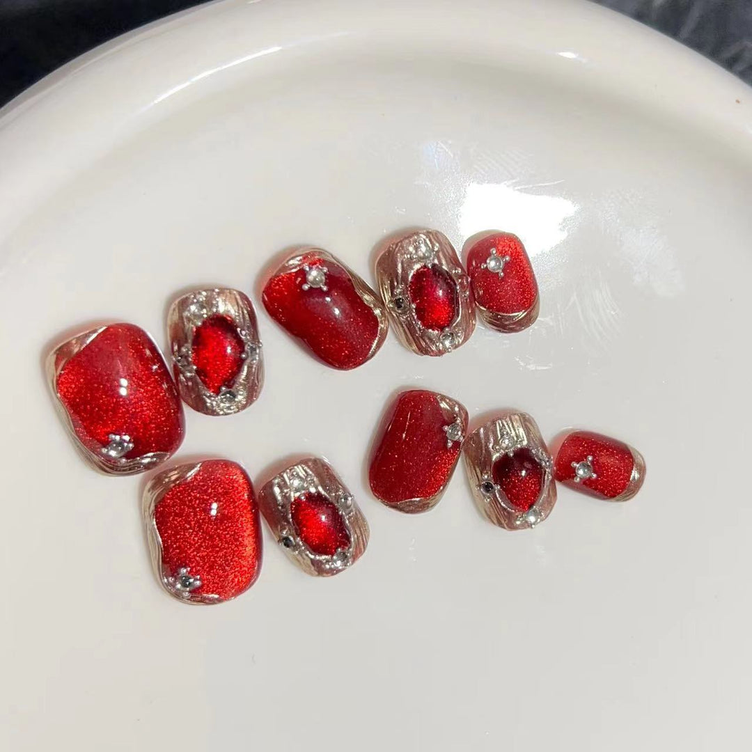 Glamorous Press-On Nail Set with Rhinestone Accents Bowlift