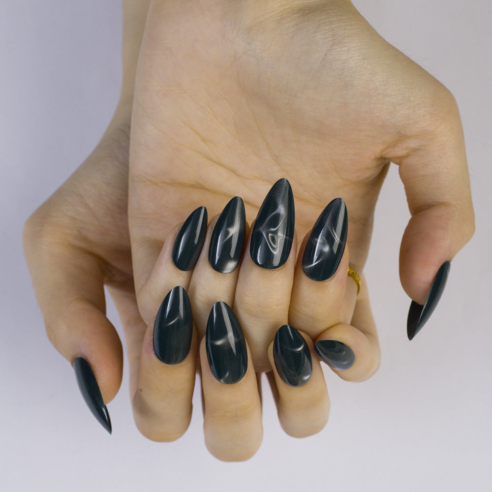 Artificial nails with elegant pointed design Bowlift