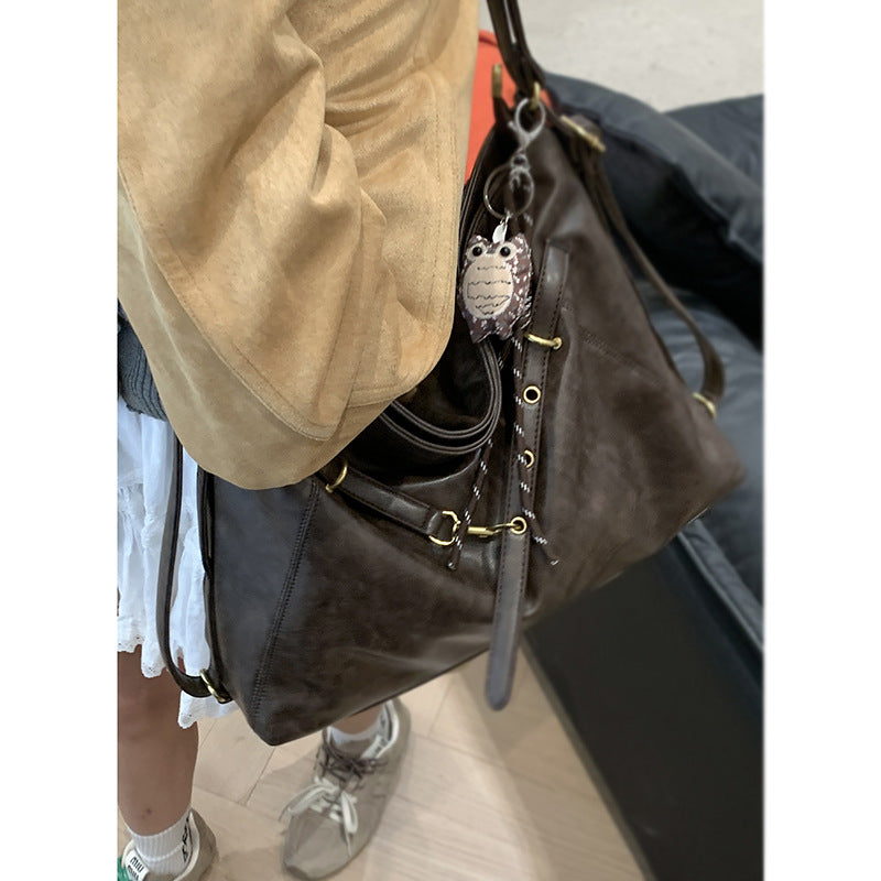Fashionable leather handbag Bowlift
