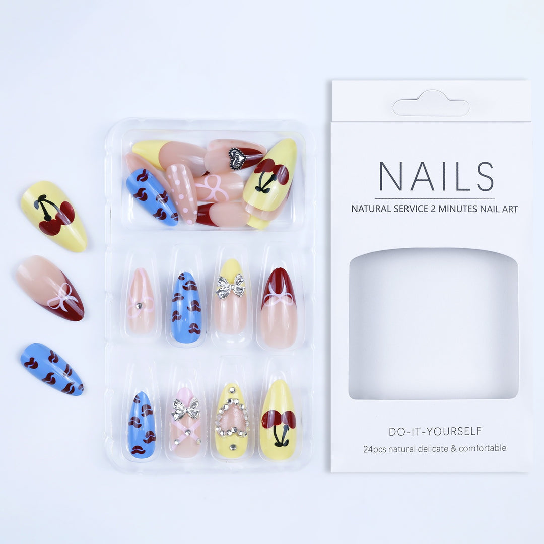 Artificial nails with playful heart and flower design Bowlift