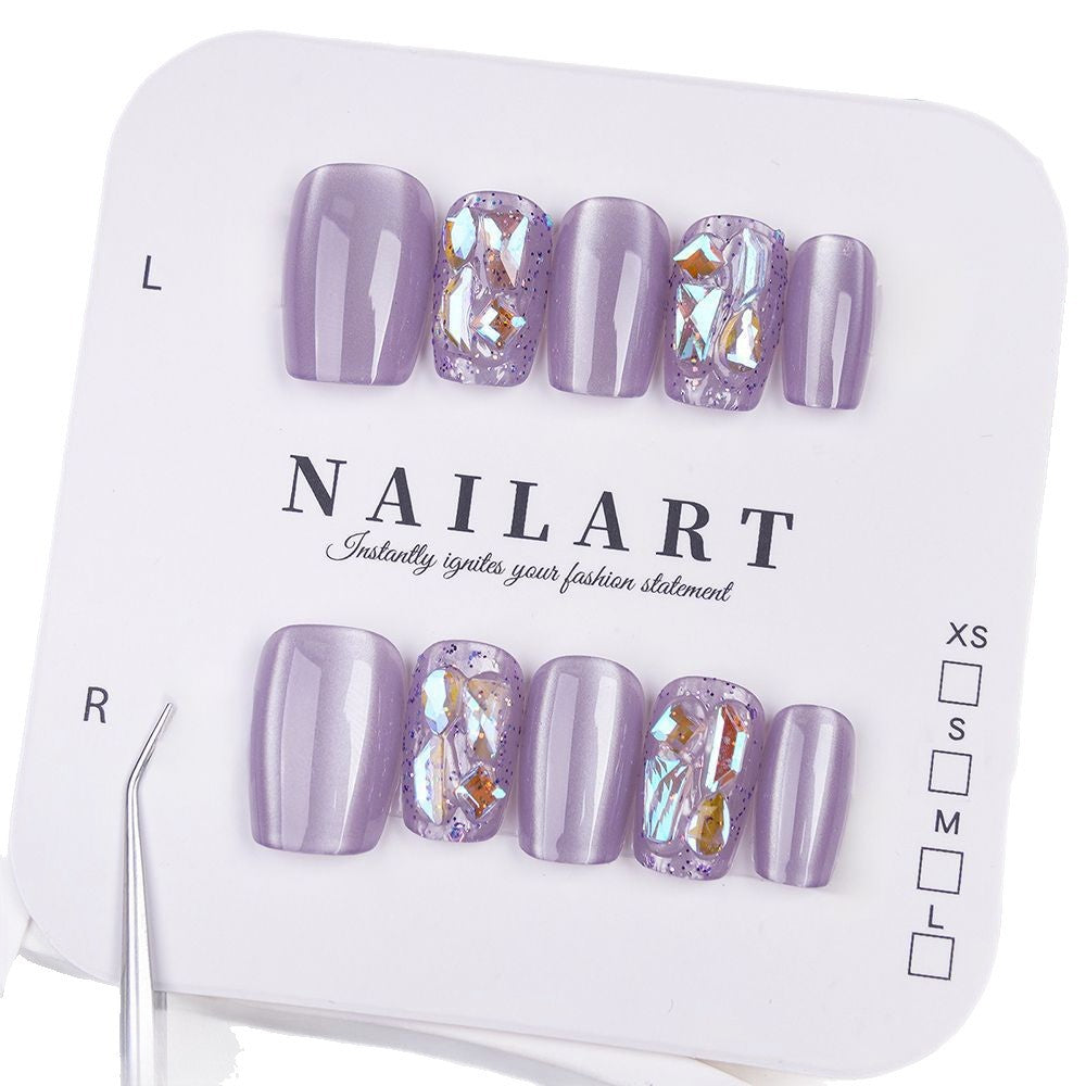 Glamorous Press-On Nail Extensions Bowlift
