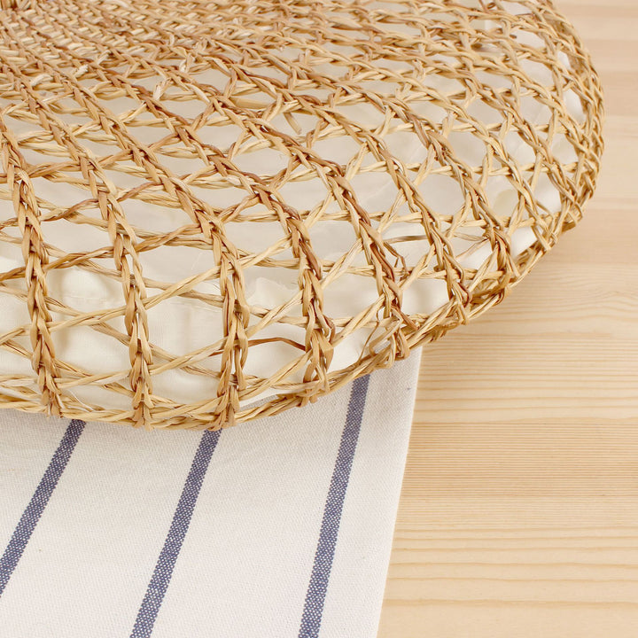 Basket bag with elegant round handle and handcrafted design Bowlift