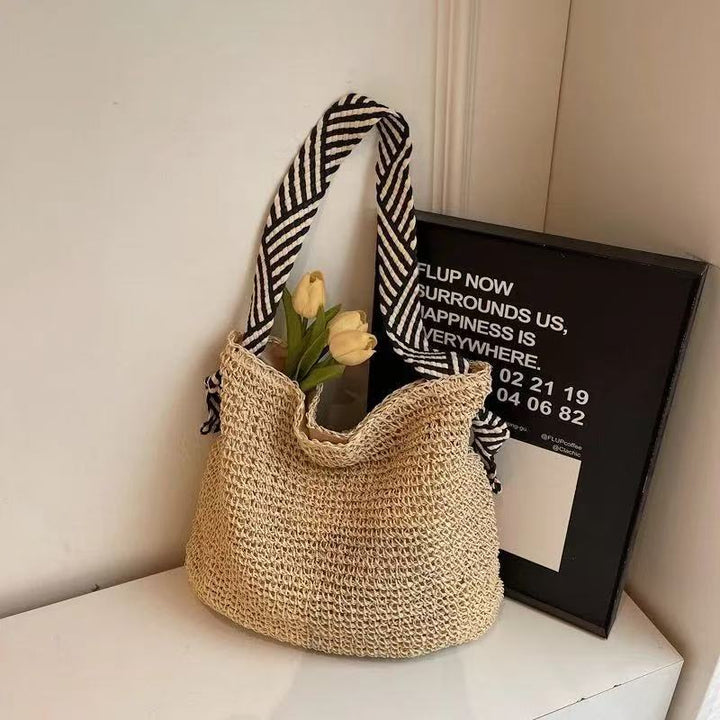 Handcrafted Trendy Straw Bag Bowlift