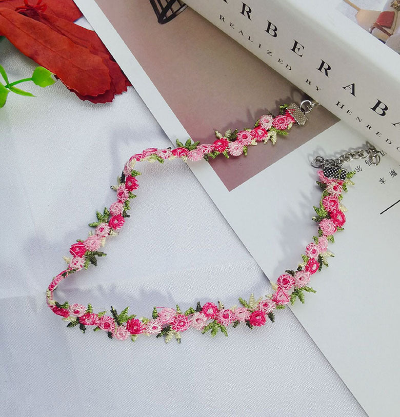 Floral Choker Necklace Bowlift