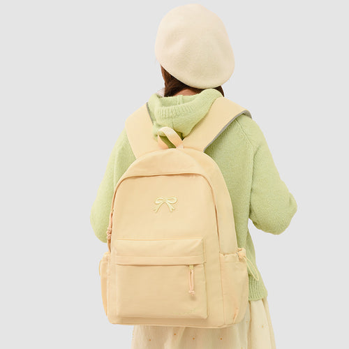 Fashionable backpack with practical outer pockets Bowlift