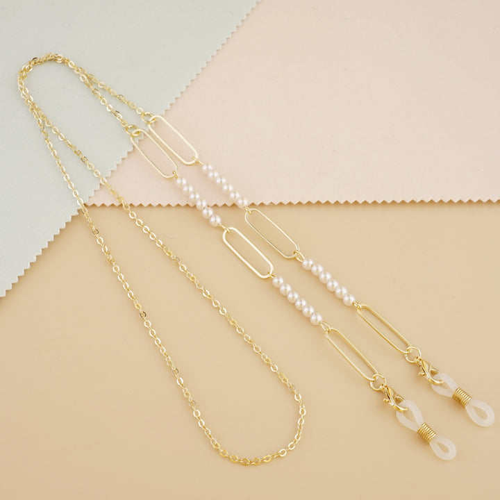 Elegant Pearl and Link Eyewear Chain Bowlift