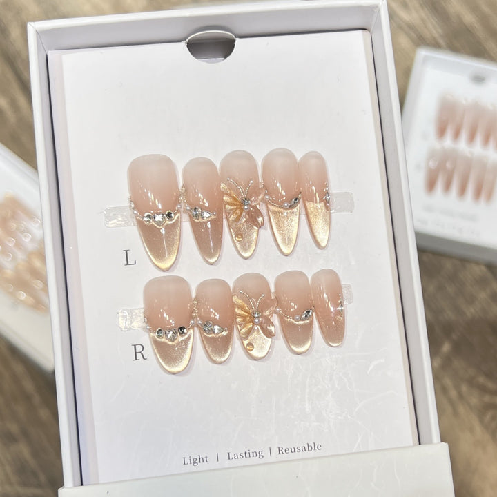 Elegant Butterfly-Accent Press-On Nail Set Bowlift