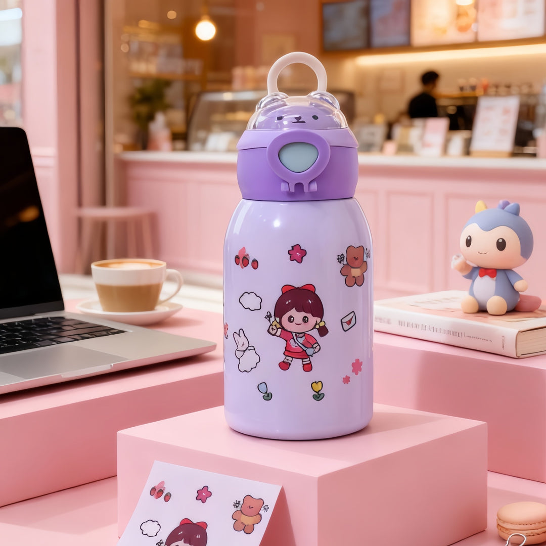 Child-friendly drinking bottle with fill level indicator Bowlift