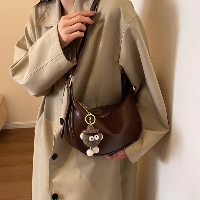 Elegant Curved Crossbody Bag Bowlift