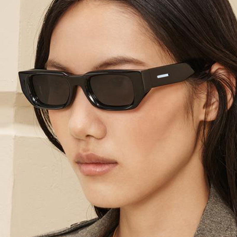 Women's fashionable sunglasses with innovative, transparent frame and polarized lenses Bowlift