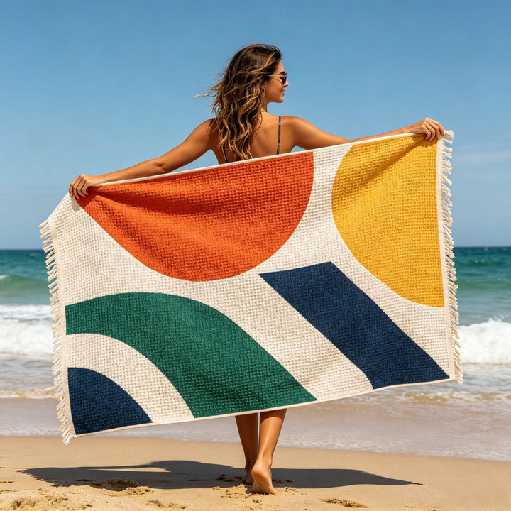 Beach blanket with exotic flower and leaf pattern Bowlift